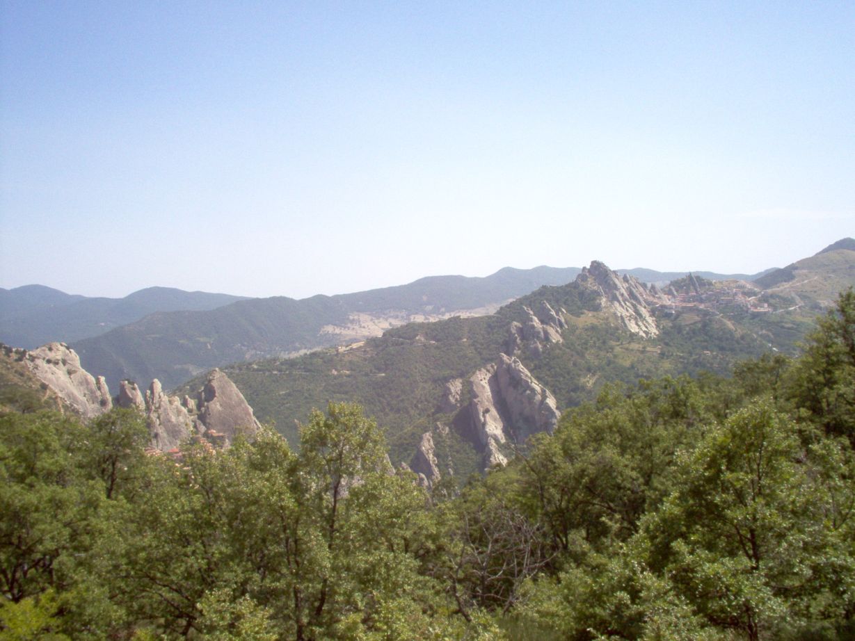 Le dolomiti Lucane e la val Camastra